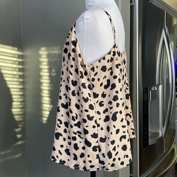 Socialite Leopard Cami Scalloped Vneck Tank - Picture 7 of 11